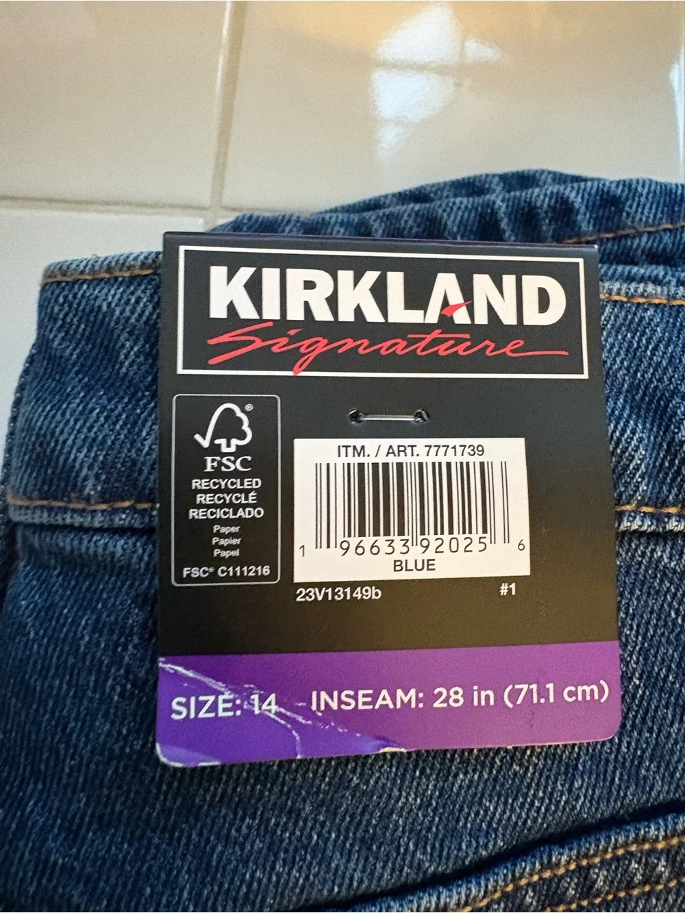NWT Kirkland Signature Women's High-Rise Straight Leg Jeans - Blue - Size 14